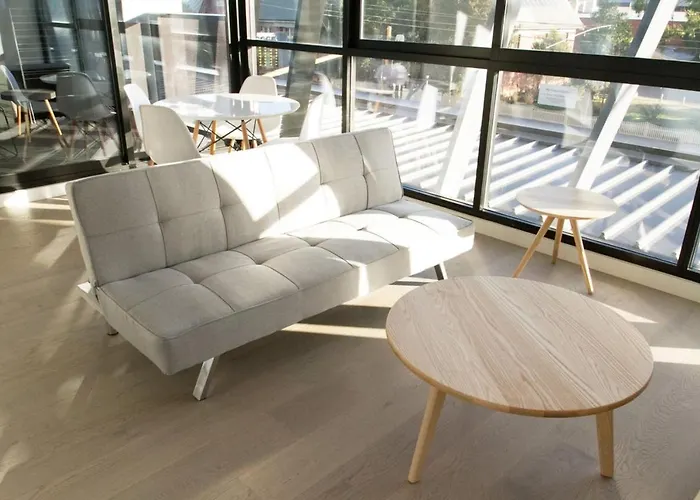 Modern Light-Filled Luxury 1Bedroom Apartment In South Melbourne